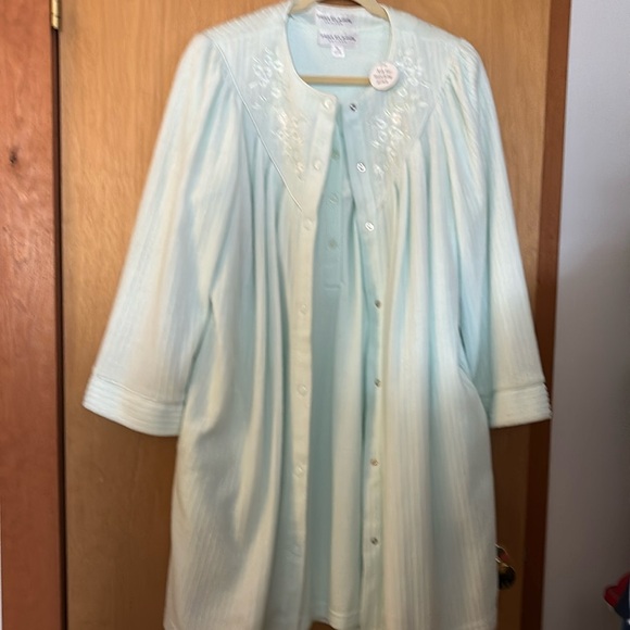 Miss Elaine NWT Robe and nite gown set size PL mint green - Picture 1 of 8